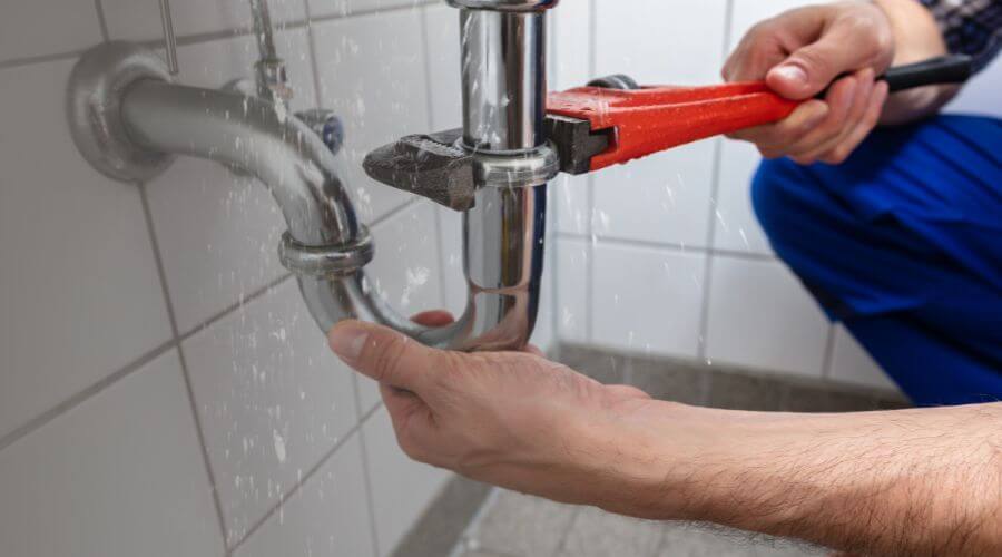 Expert burst pipe repair services in Vidor, TX